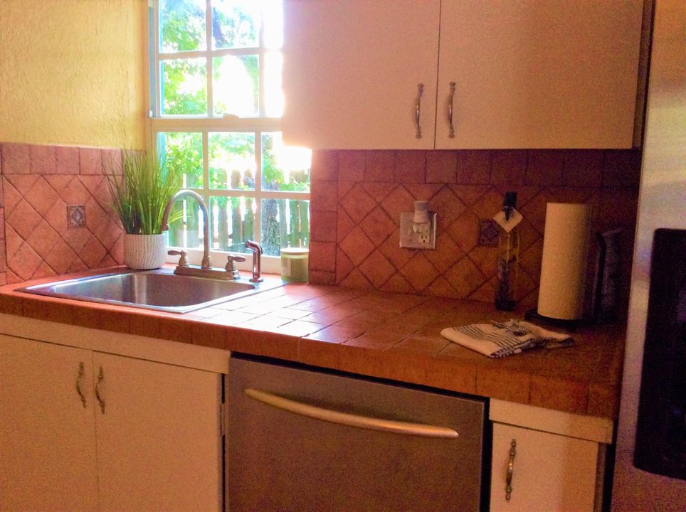 В аренду: $4,000 (4 спален, 2 ванн, 2580 Квадратных фут)