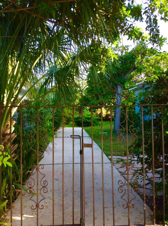 В аренду: $4,000 (4 спален, 2 ванн, 2580 Квадратных фут)