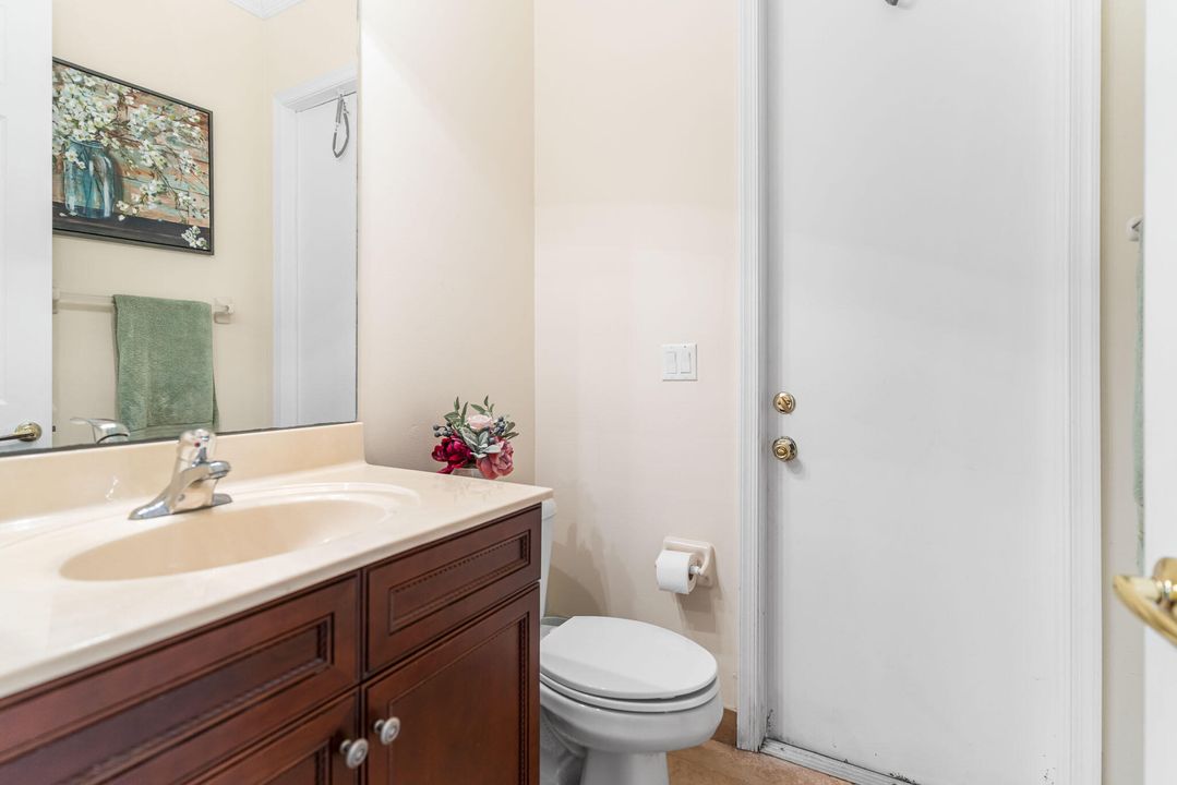 For Sale: $995,000 (6 beds, 5 baths, 4168 Square Feet)