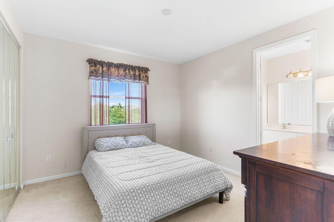 For Sale: $995,000 (6 beds, 5 baths, 4168 Square Feet)