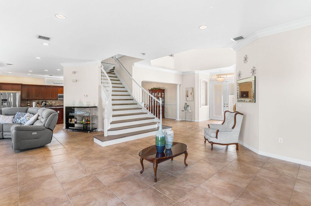 For Sale: $995,000 (6 beds, 5 baths, 4168 Square Feet)