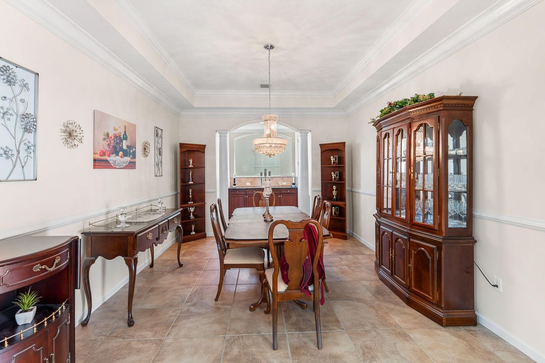 For Sale: $995,000 (6 beds, 5 baths, 4168 Square Feet)