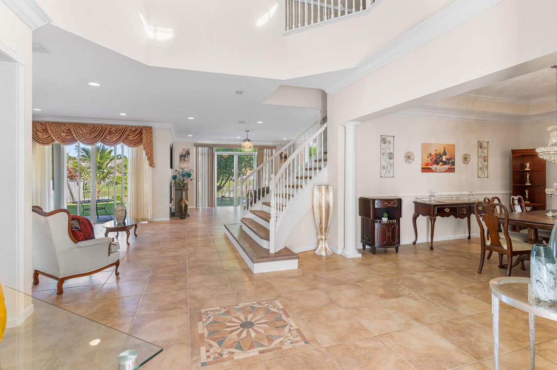 For Sale: $995,000 (6 beds, 5 baths, 4168 Square Feet)