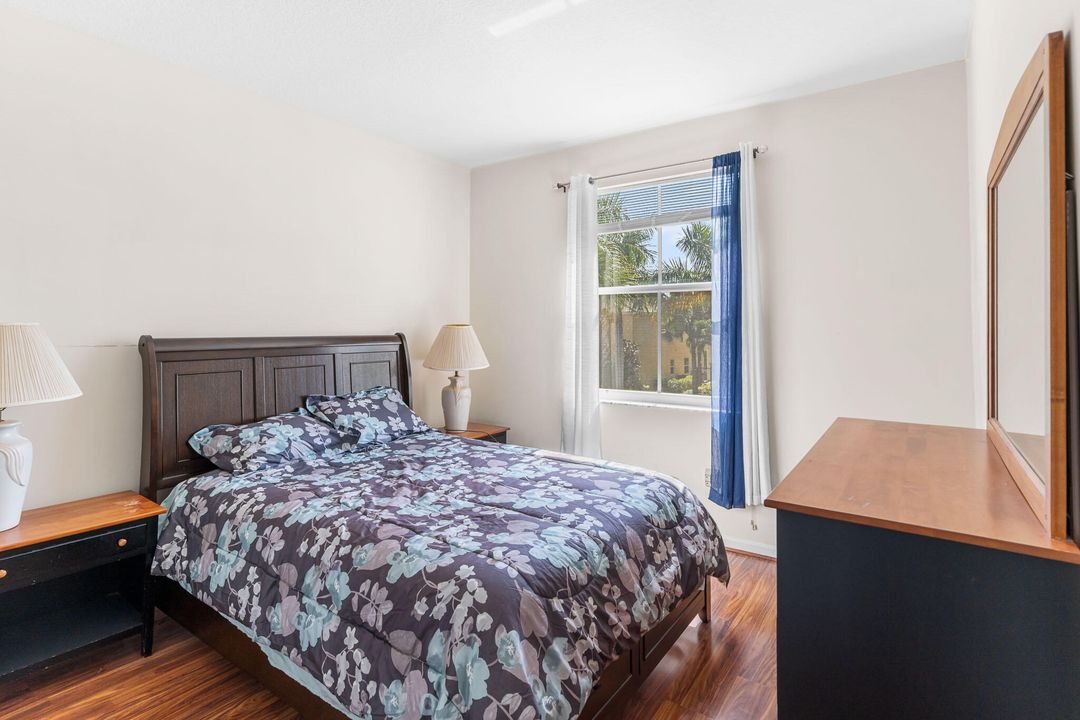 For Sale: $995,000 (6 beds, 5 baths, 4168 Square Feet)