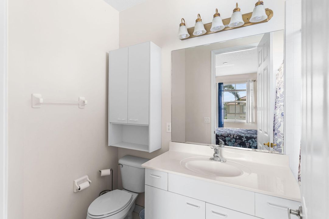 For Sale: $995,000 (6 beds, 5 baths, 4168 Square Feet)