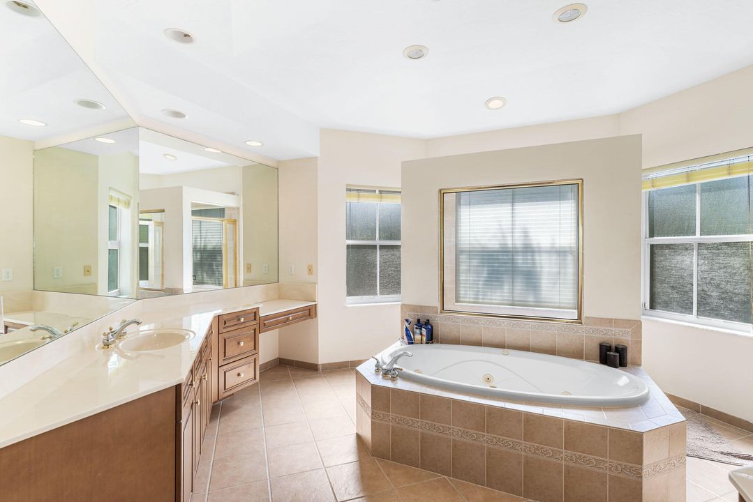 For Sale: $995,000 (6 beds, 5 baths, 4168 Square Feet)