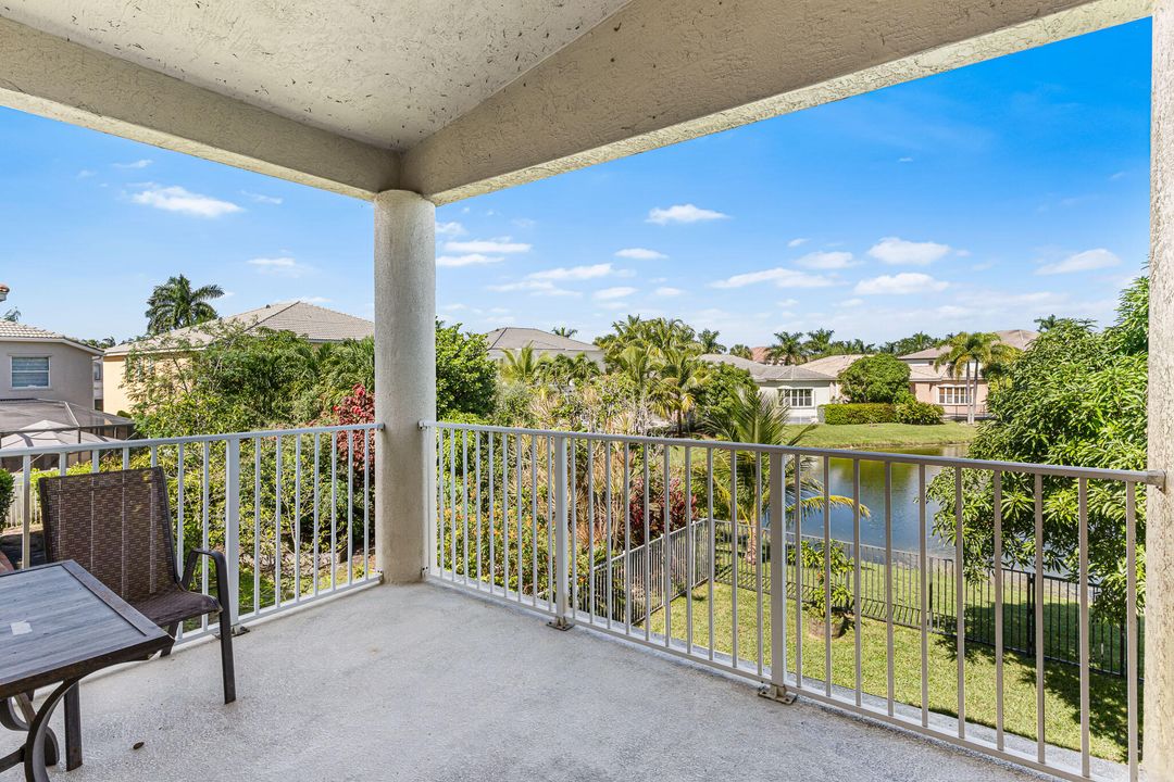 For Sale: $995,000 (6 beds, 5 baths, 4168 Square Feet)