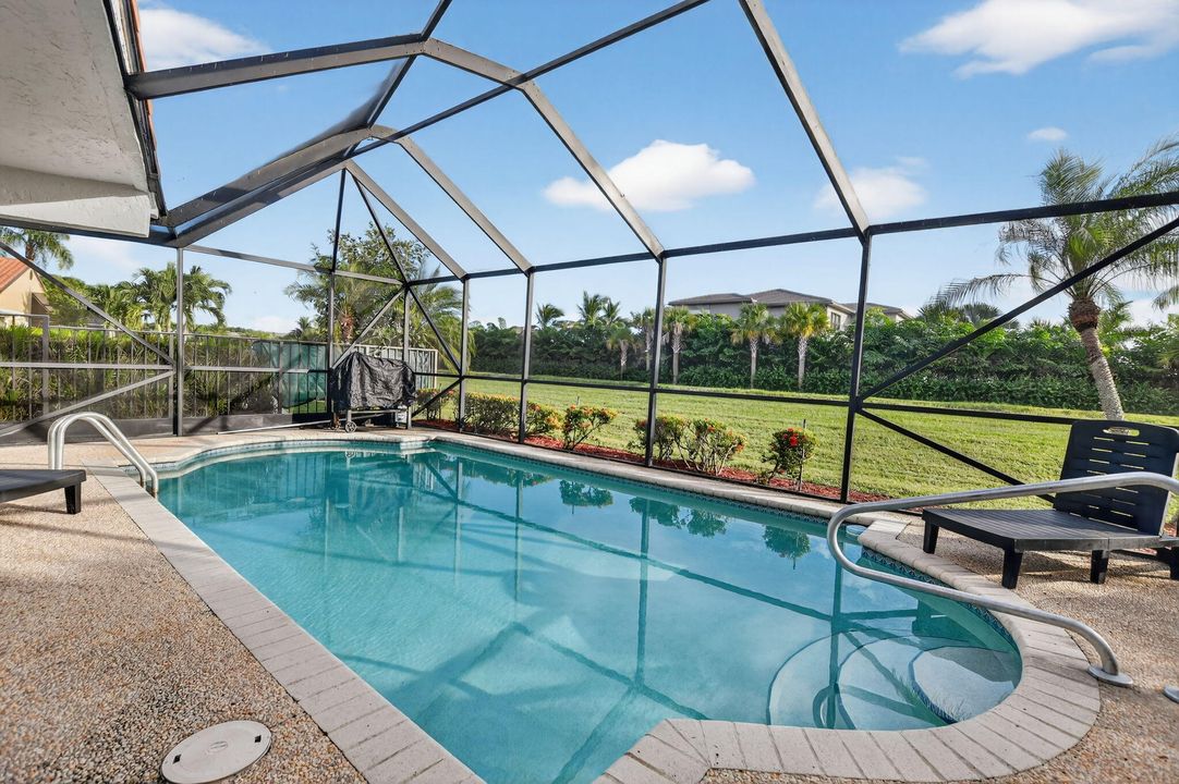 En Venta: $720,000 (4 camas, 2 baños, 2177 Pies cuadrados)