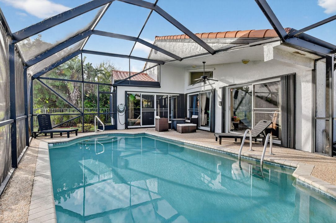 En Venta: $720,000 (4 camas, 2 baños, 2177 Pies cuadrados)