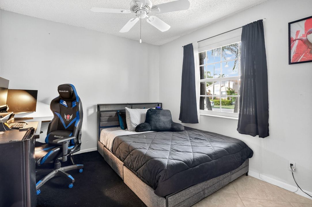 En Venta: $720,000 (4 camas, 2 baños, 2177 Pies cuadrados)