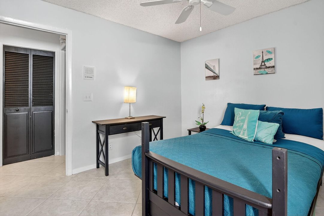 En Venta: $720,000 (4 camas, 2 baños, 2177 Pies cuadrados)