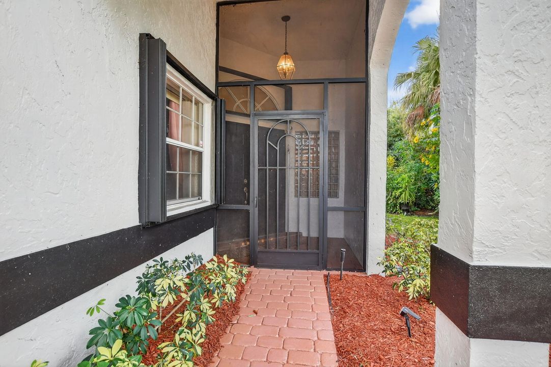 En Venta: $720,000 (4 camas, 2 baños, 2177 Pies cuadrados)