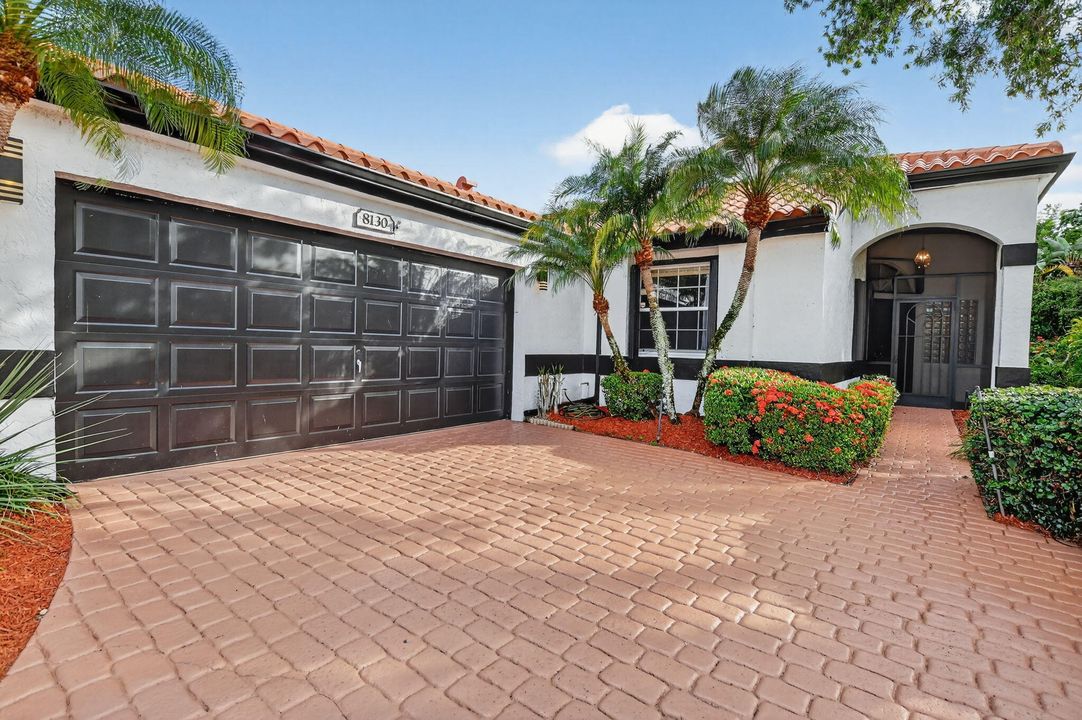 En Venta: $720,000 (4 camas, 2 baños, 2177 Pies cuadrados)