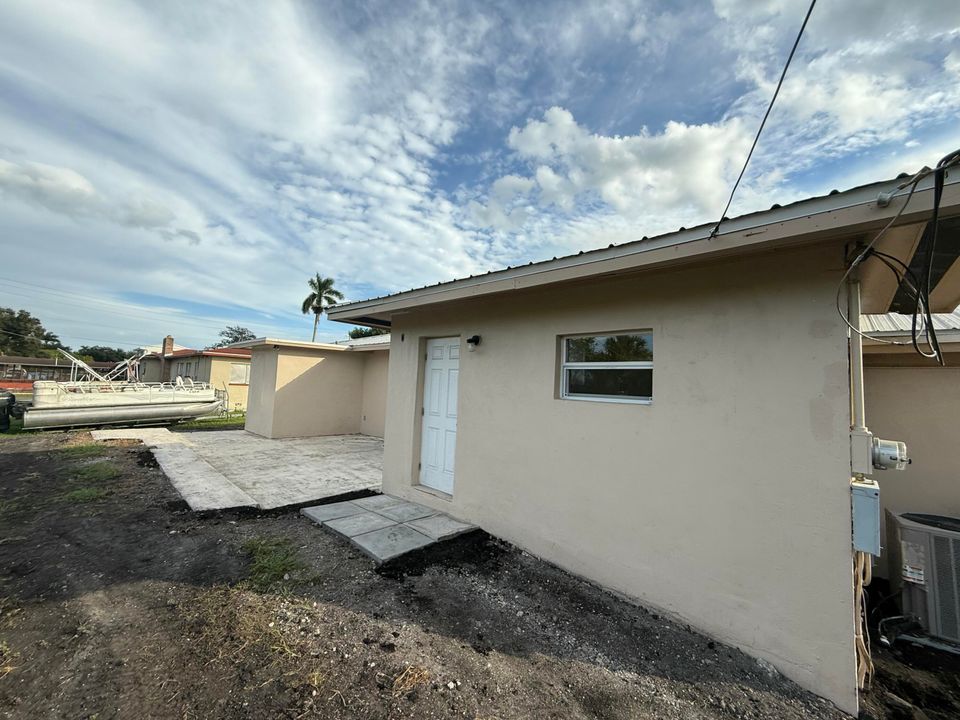 For Sale: $335,000 (3 beds, 2 baths, 1616 Square Feet)