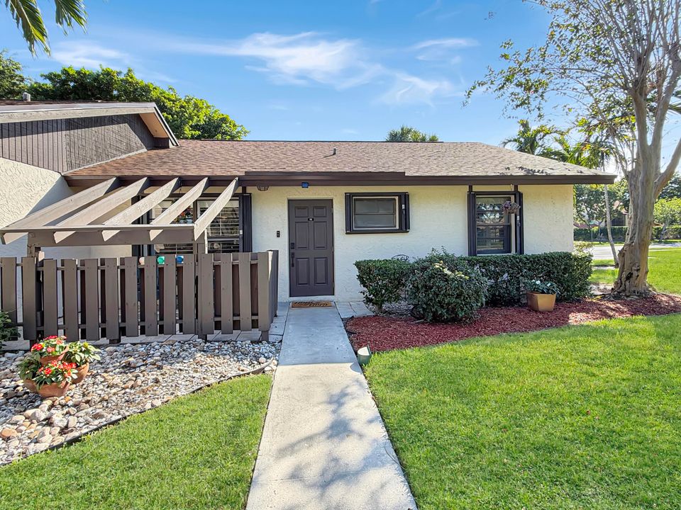 En Venta: $265,000 (2 camas, 2 baños, 1132 Pies cuadrados)