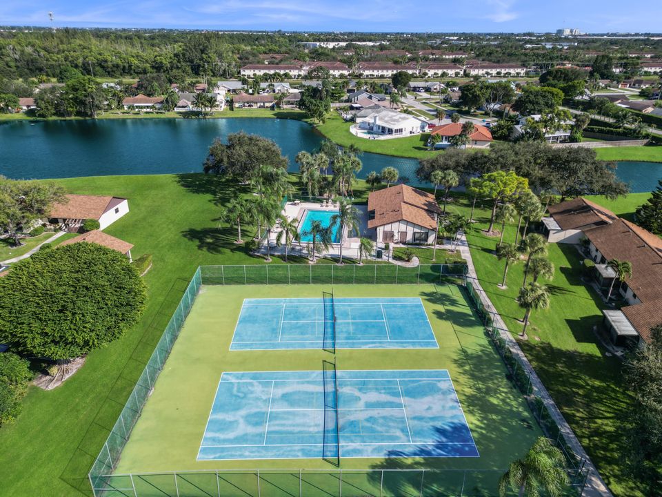 En Venta: $265,000 (2 camas, 2 baños, 1132 Pies cuadrados)