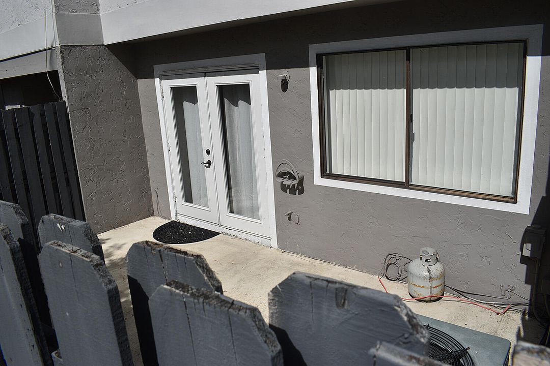 Active With Contract: $2,100 (2 beds, 2 baths, 1226 Square Feet)