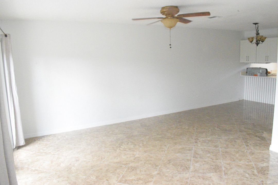 Active With Contract: $2,100 (2 beds, 2 baths, 1226 Square Feet)