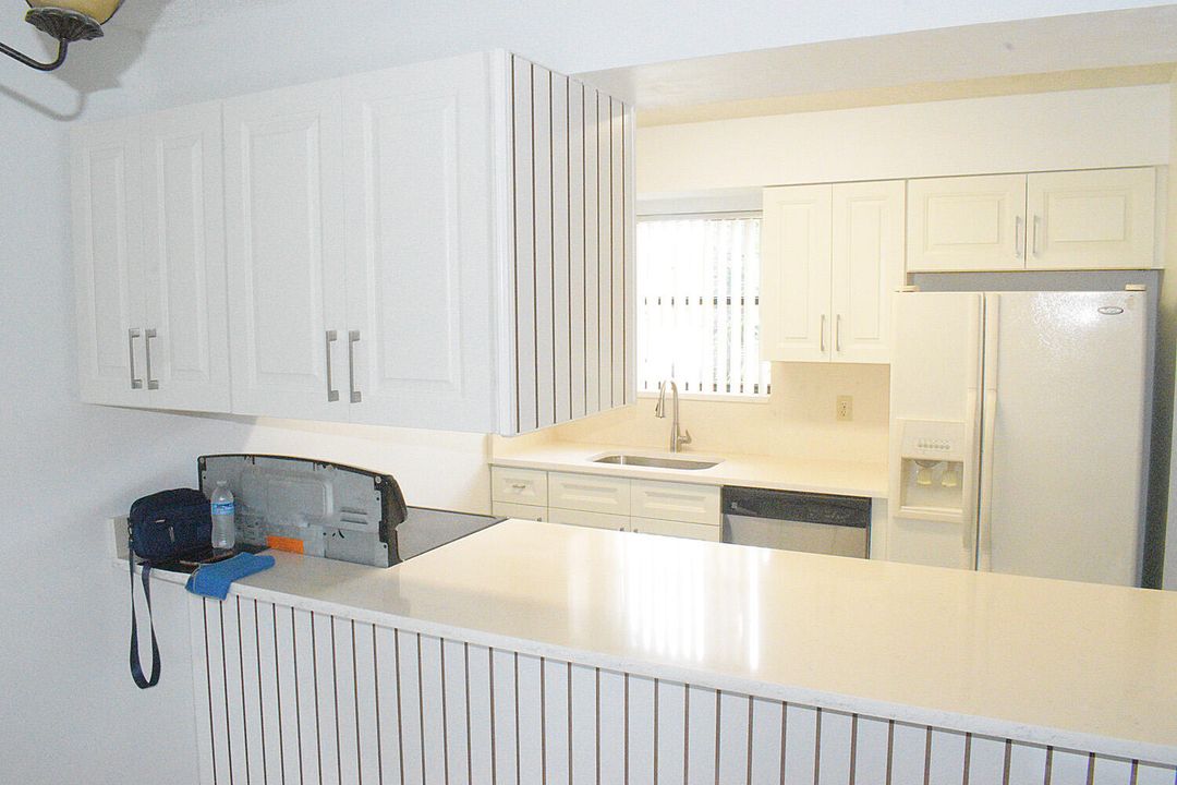 Active With Contract: $2,100 (2 beds, 2 baths, 1226 Square Feet)