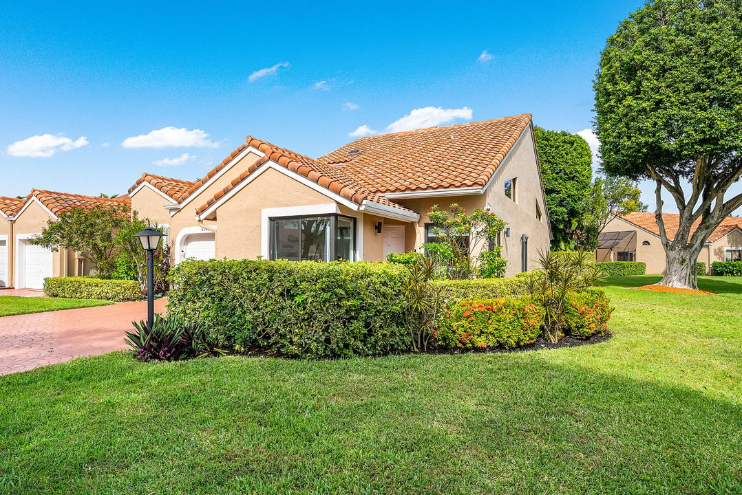 На продажу: $650,000 (3 спален, 3 ванн, 2009 Квадратных фут)