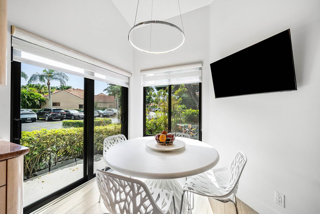 На продажу: $650,000 (3 спален, 3 ванн, 2009 Квадратных фут)