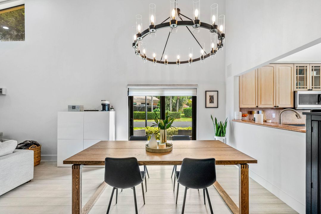 На продажу: $650,000 (3 спален, 3 ванн, 2009 Квадратных фут)