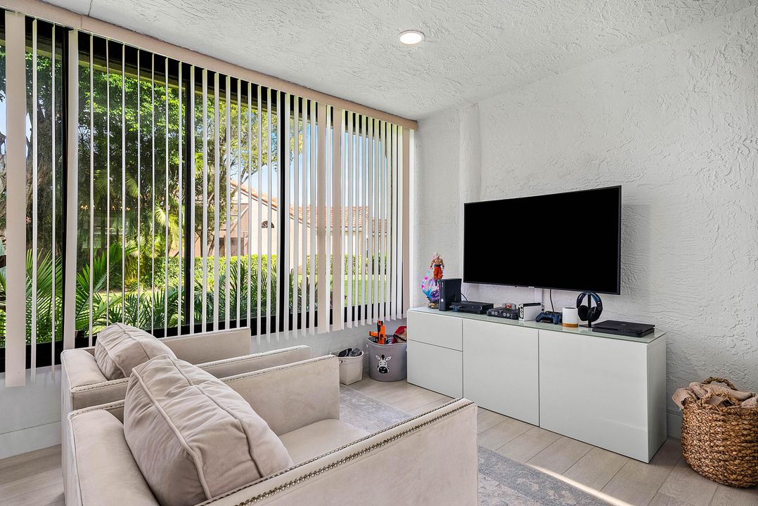 На продажу: $650,000 (3 спален, 3 ванн, 2009 Квадратных фут)