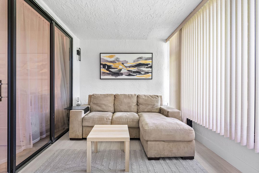 На продажу: $650,000 (3 спален, 3 ванн, 2009 Квадратных фут)