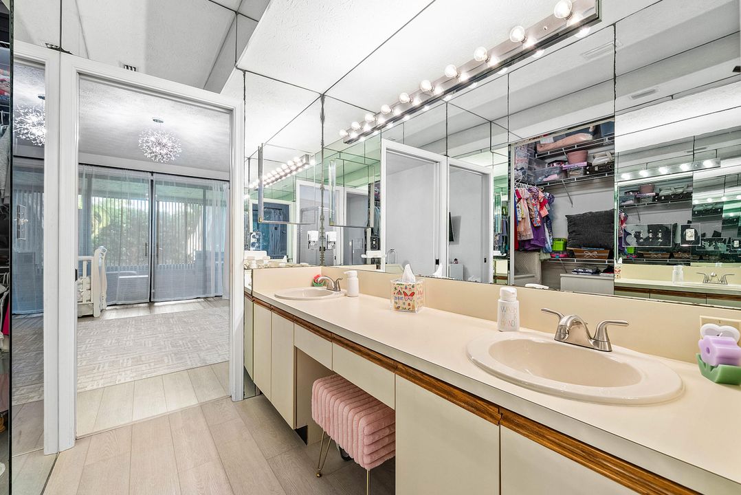 На продажу: $650,000 (3 спален, 3 ванн, 2009 Квадратных фут)