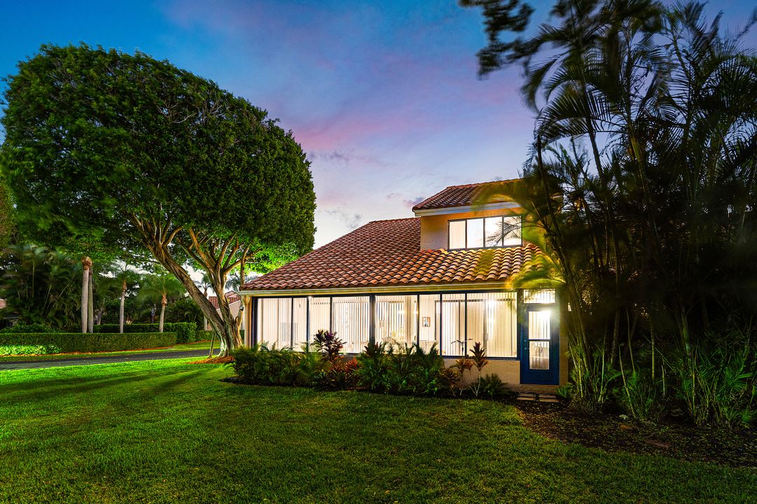 На продажу: $650,000 (3 спален, 3 ванн, 2009 Квадратных фут)