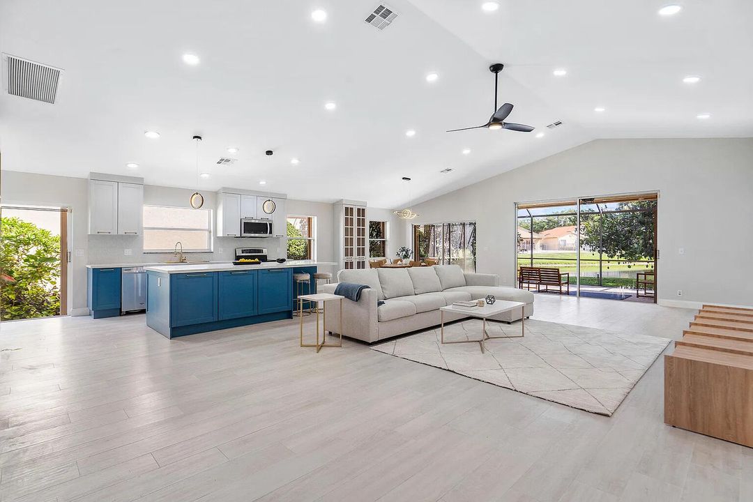 For Rent: $5,500 (3 beds, 2 baths, 1963 Square Feet)