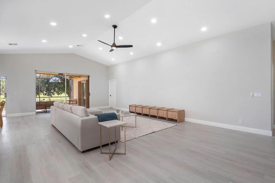 For Rent: $5,500 (3 beds, 2 baths, 1963 Square Feet)