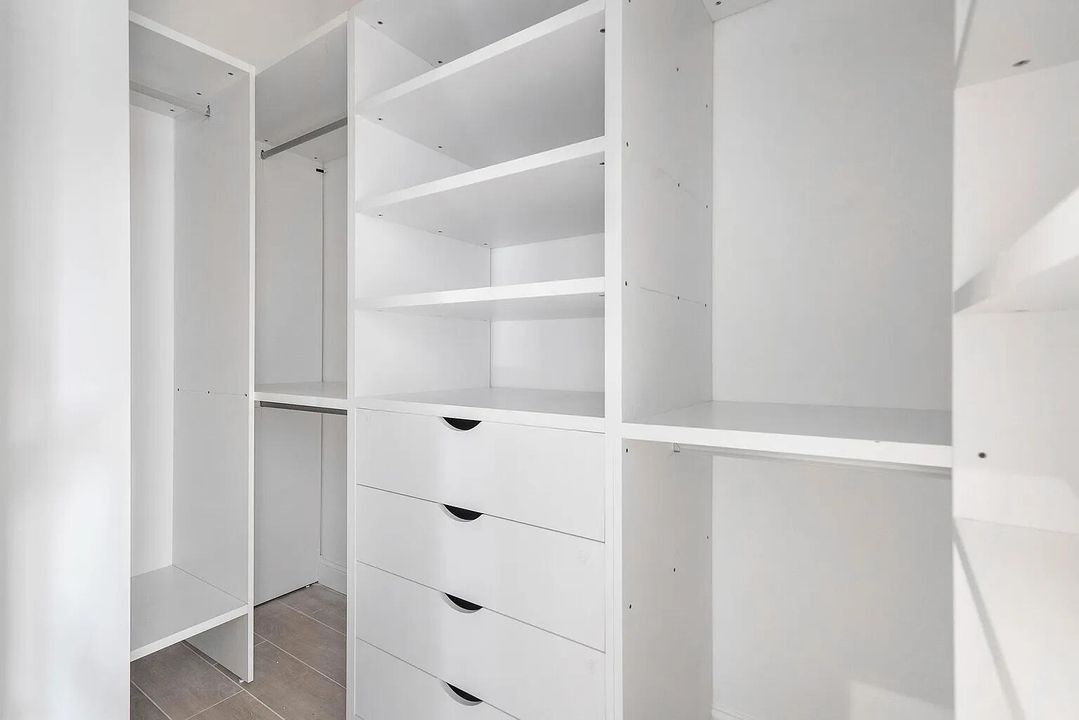 For Rent: $5,500 (3 beds, 2 baths, 1963 Square Feet)