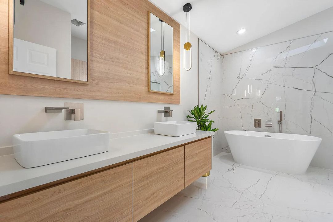 For Rent: $5,500 (3 beds, 2 baths, 1963 Square Feet)