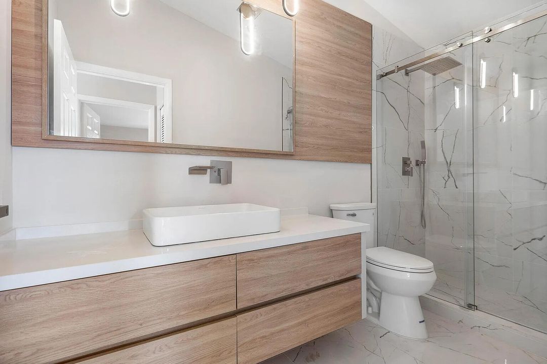 For Rent: $5,500 (3 beds, 2 baths, 1963 Square Feet)