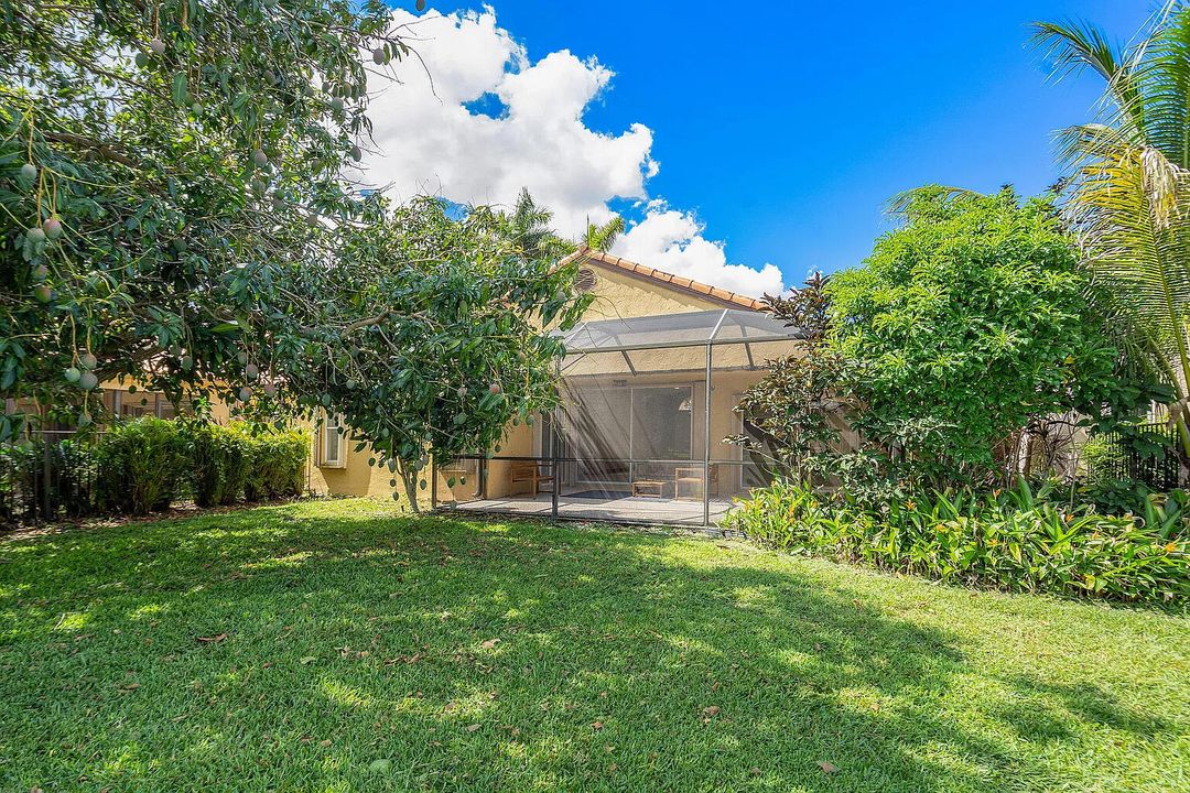 For Rent: $5,500 (3 beds, 2 baths, 1963 Square Feet)