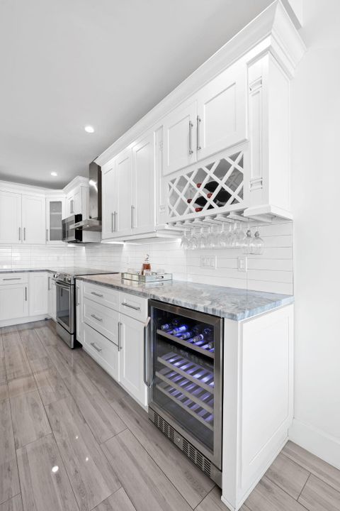 For Sale: $1,750,000 (3 beds, 2 baths, 1834 Square Feet)