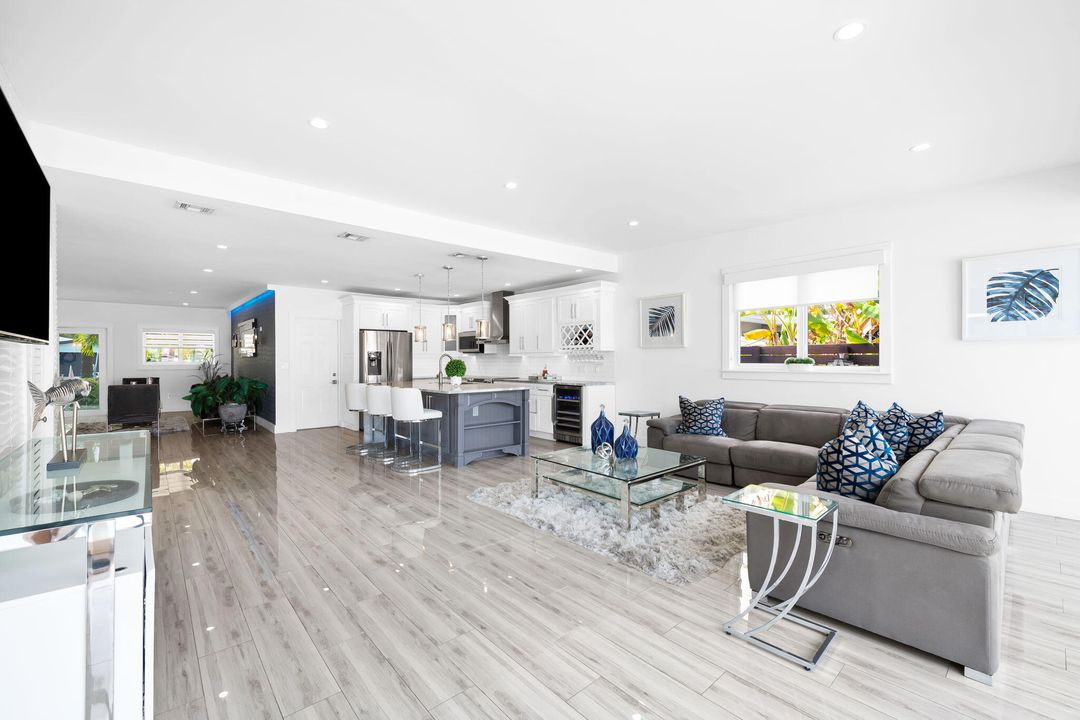 For Sale: $1,750,000 (3 beds, 2 baths, 1834 Square Feet)