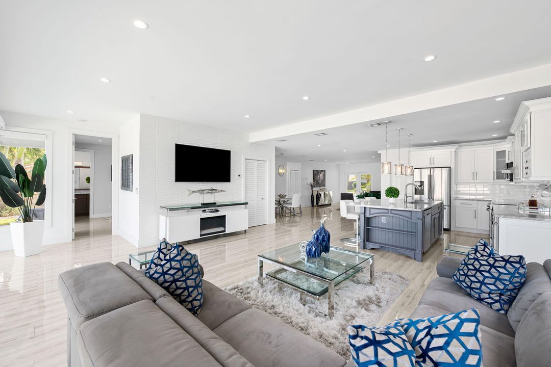 For Sale: $1,750,000 (3 beds, 2 baths, 1834 Square Feet)