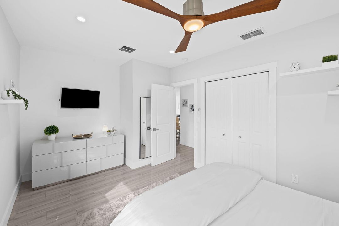 For Sale: $1,750,000 (3 beds, 2 baths, 1834 Square Feet)