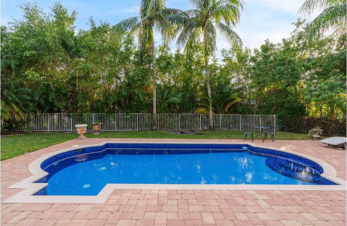 For Sale: $1,250,000 (5 beds, 4 baths, 4177 Square Feet)