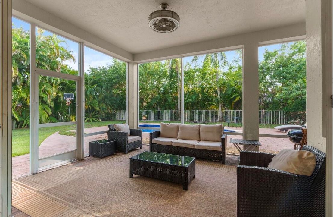 For Sale: $1,250,000 (5 beds, 4 baths, 4177 Square Feet)