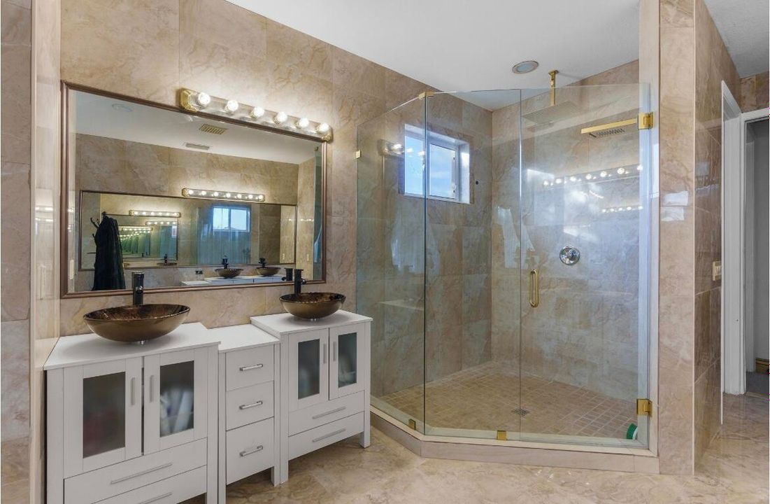 For Sale: $1,250,000 (5 beds, 4 baths, 4177 Square Feet)