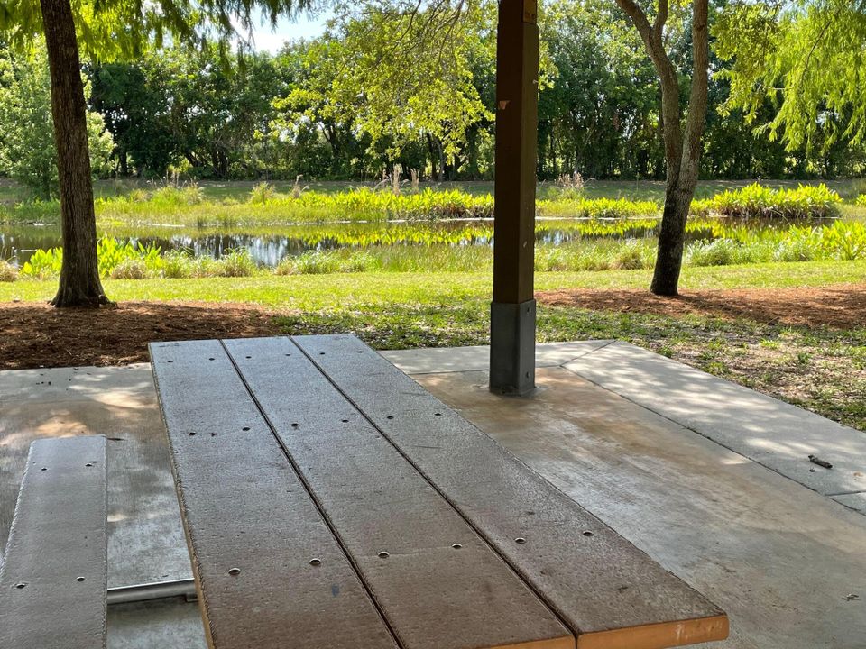 En Venta: $254,900 (2 camas, 2 baños, 1076 Pies cuadrados)