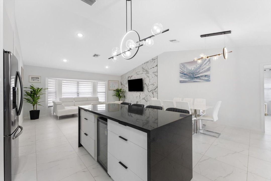 For Rent: $12,000 (5 beds, 3 baths, 2146 Square Feet)