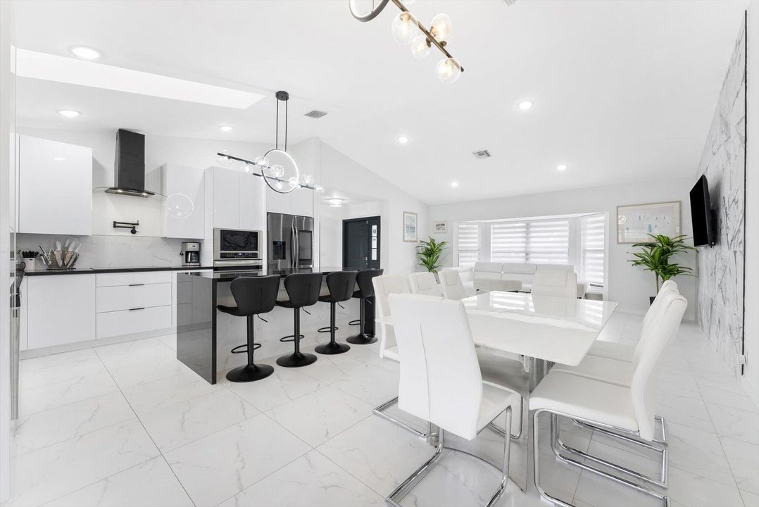 For Rent: $12,000 (5 beds, 3 baths, 2146 Square Feet)