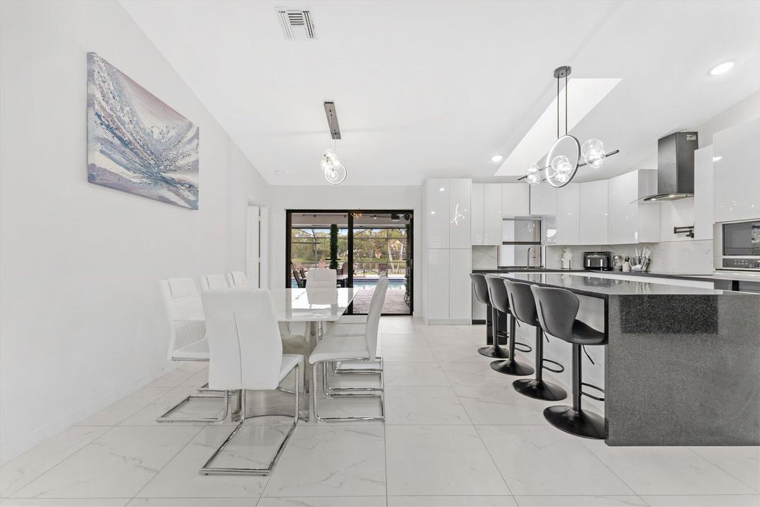 For Rent: $12,000 (5 beds, 3 baths, 2146 Square Feet)