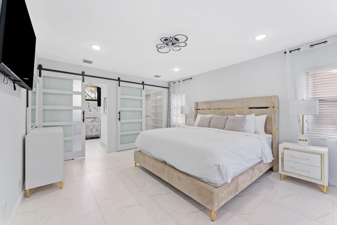 For Rent: $12,000 (5 beds, 3 baths, 2146 Square Feet)