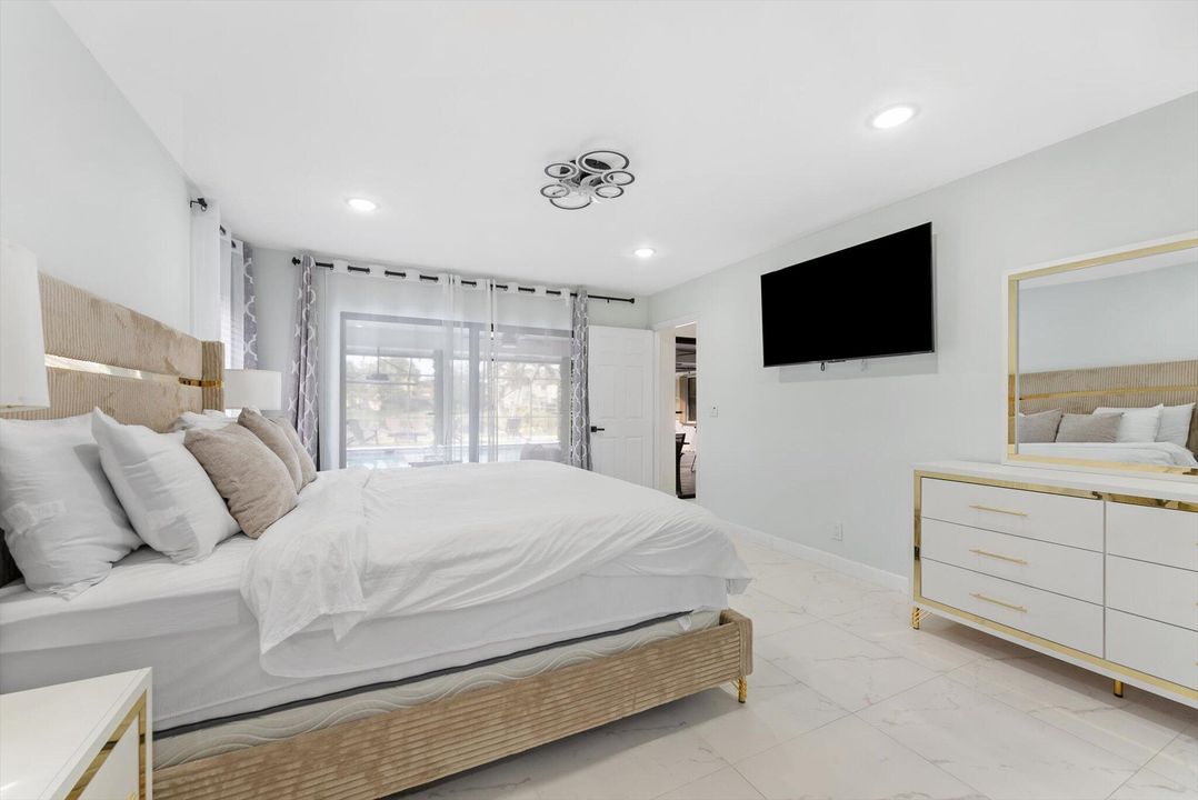 For Rent: $12,000 (5 beds, 3 baths, 2146 Square Feet)