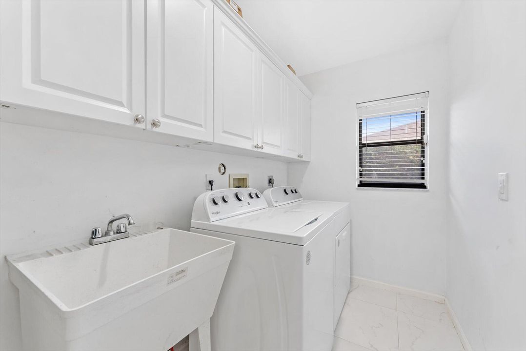 For Rent: $12,000 (5 beds, 3 baths, 2146 Square Feet)